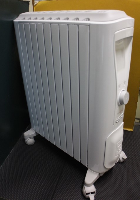 のK2091 DeLonghi デロンギ BelCaldo ベルカルド オイルヒーター