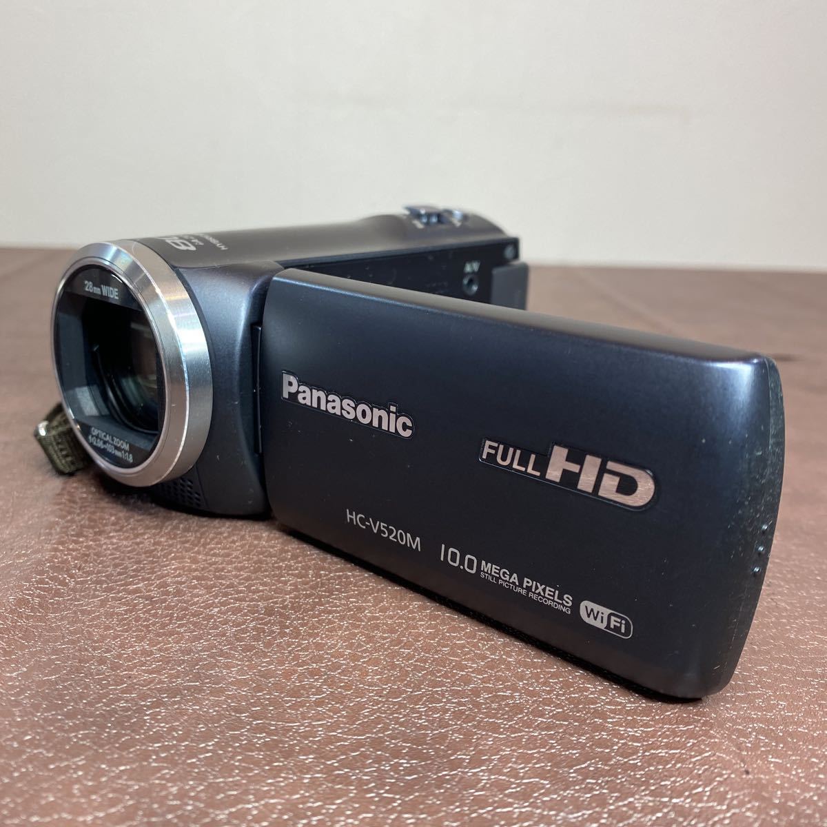【MH-2456】中古品 通電確認済み Panasonic パナソニック HC-V520M デジタルビデオカメラ FULL HD/Wi-Fi/2013年製 ACアダプタ付属