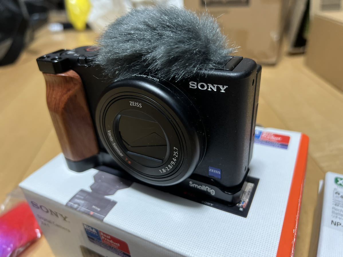 SONY ZV-1 + SmallRig ZV-1専用L型木製ハンドル付き VLOGCAMZV-1