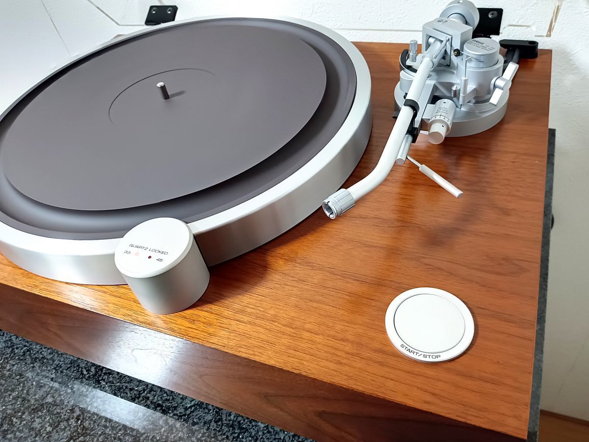 美品 YAMAHA GT-2000L オートリフトアップ レコードプレーヤー 初期 