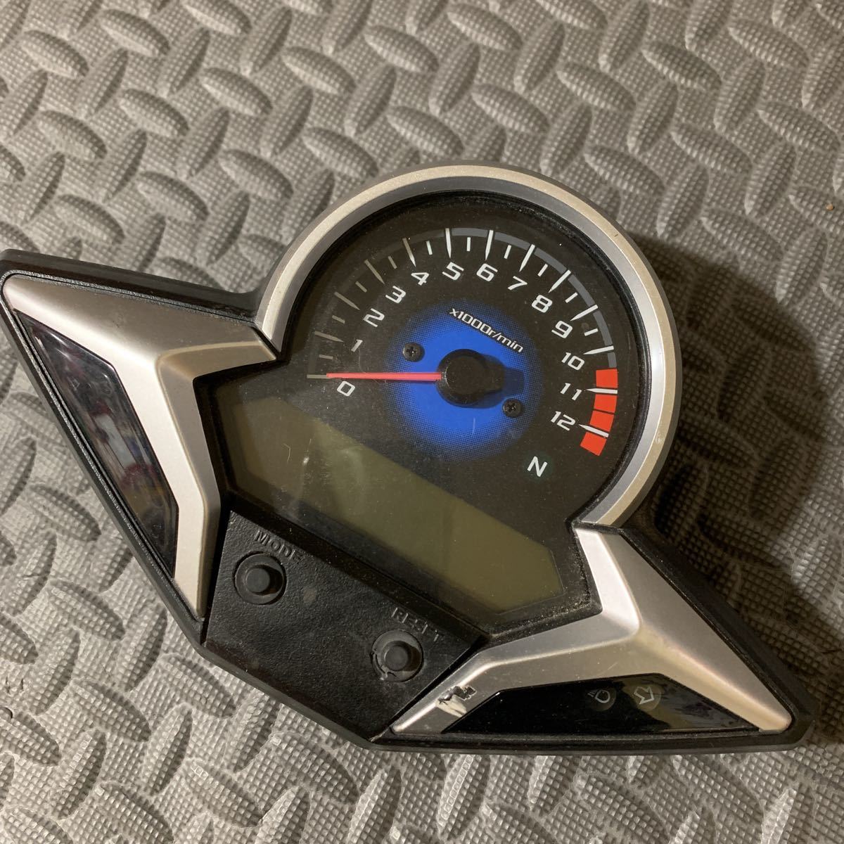 ホンダ CBR250R MC41 メーター/ウインカー 中古品 MC41 CBR250R