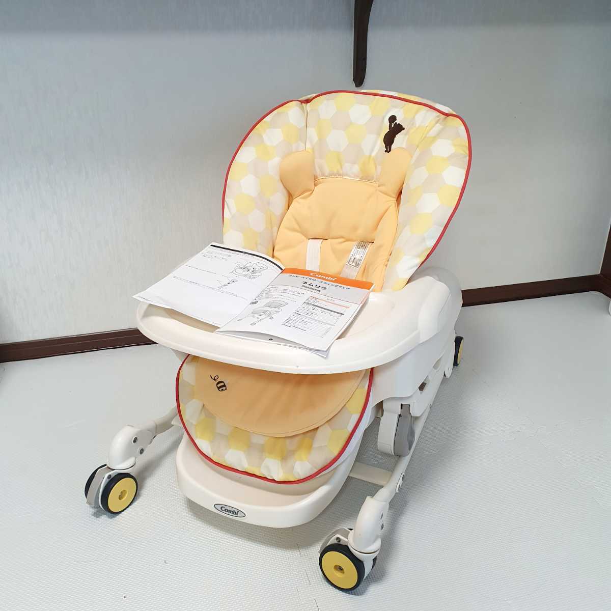 送料無料！！ コンビ 西松屋 限定モデル くまのプーさん ハイローチェア ネムリラ インナークッション付 Combi 新生児～4歳頃(18kgまで)