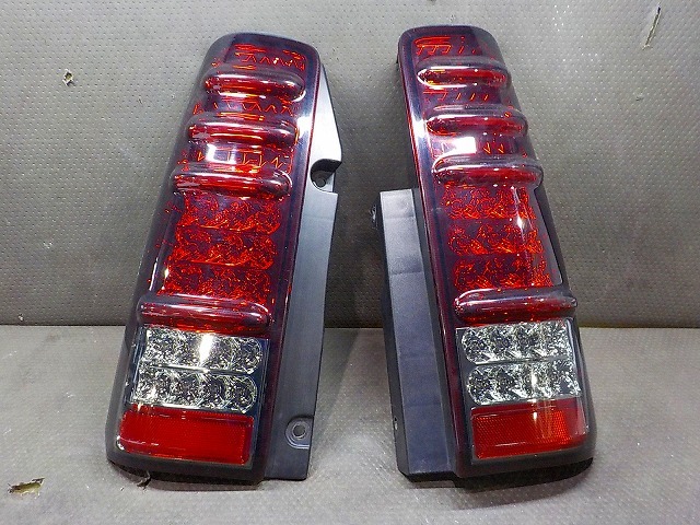 中古】JB23W ジムニー 社外 スモークタイプ LEDテールランプ左右セット