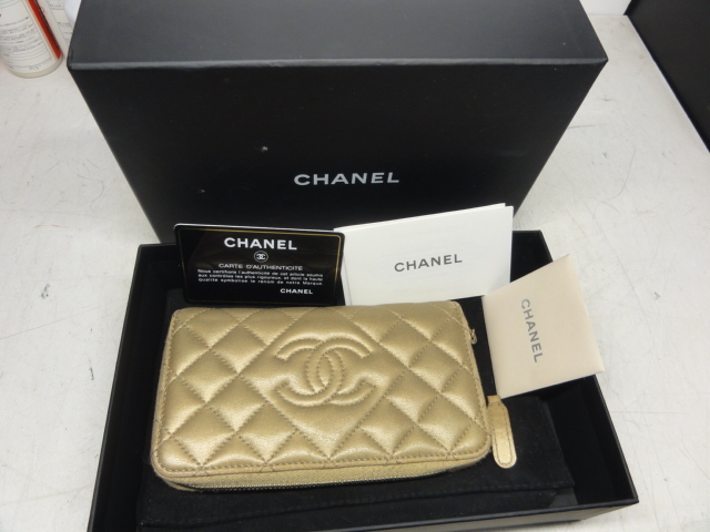 CHANEL シャネル　財布　ゴールド　中古品