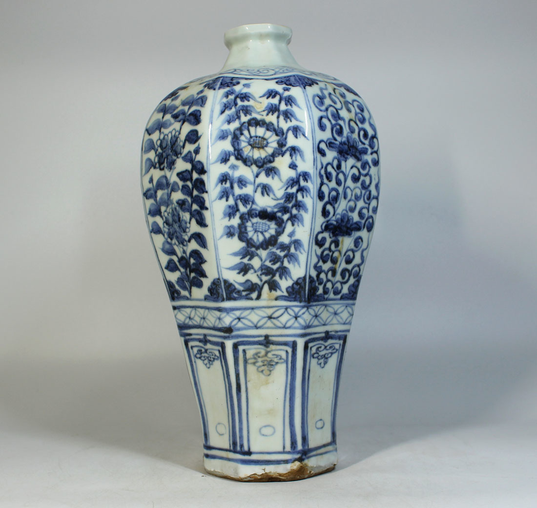 景徳鎮窯 花瓶  時代物　陶磁器 中国古玩 唐物 青花 骨董品 収蔵品 景徳鎮窯 花瓶 時代物 陶磁器 中国古玩 唐物 青花 骨董品23cm 【公式通販】