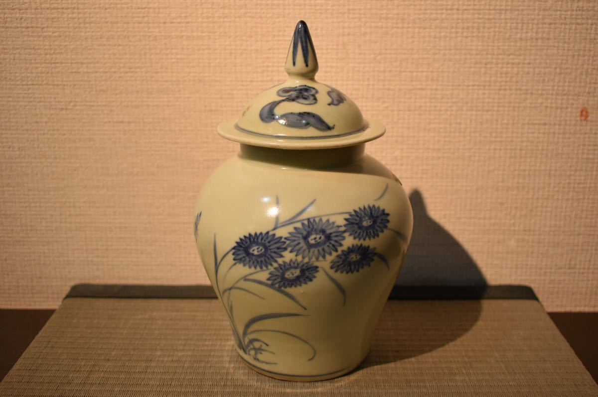 GE】E647【コレクター所蔵品】時代 染付花紋蓋壷 /朝鮮 中国古玩 朝鮮美術