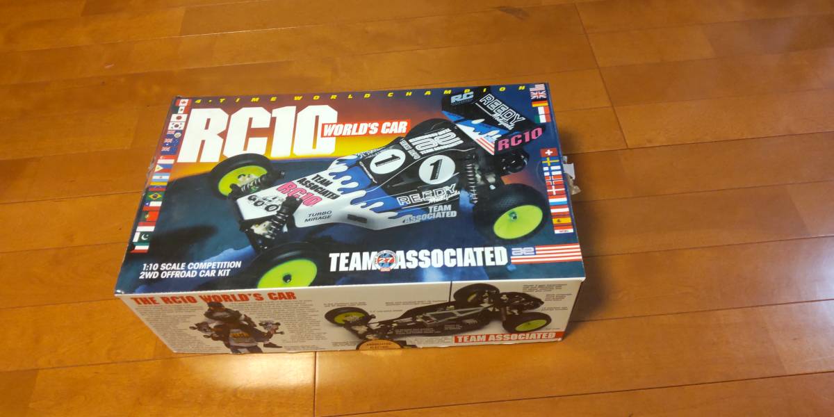 TEAM ASSOCIATED RC10 WORLD'S CAR_1