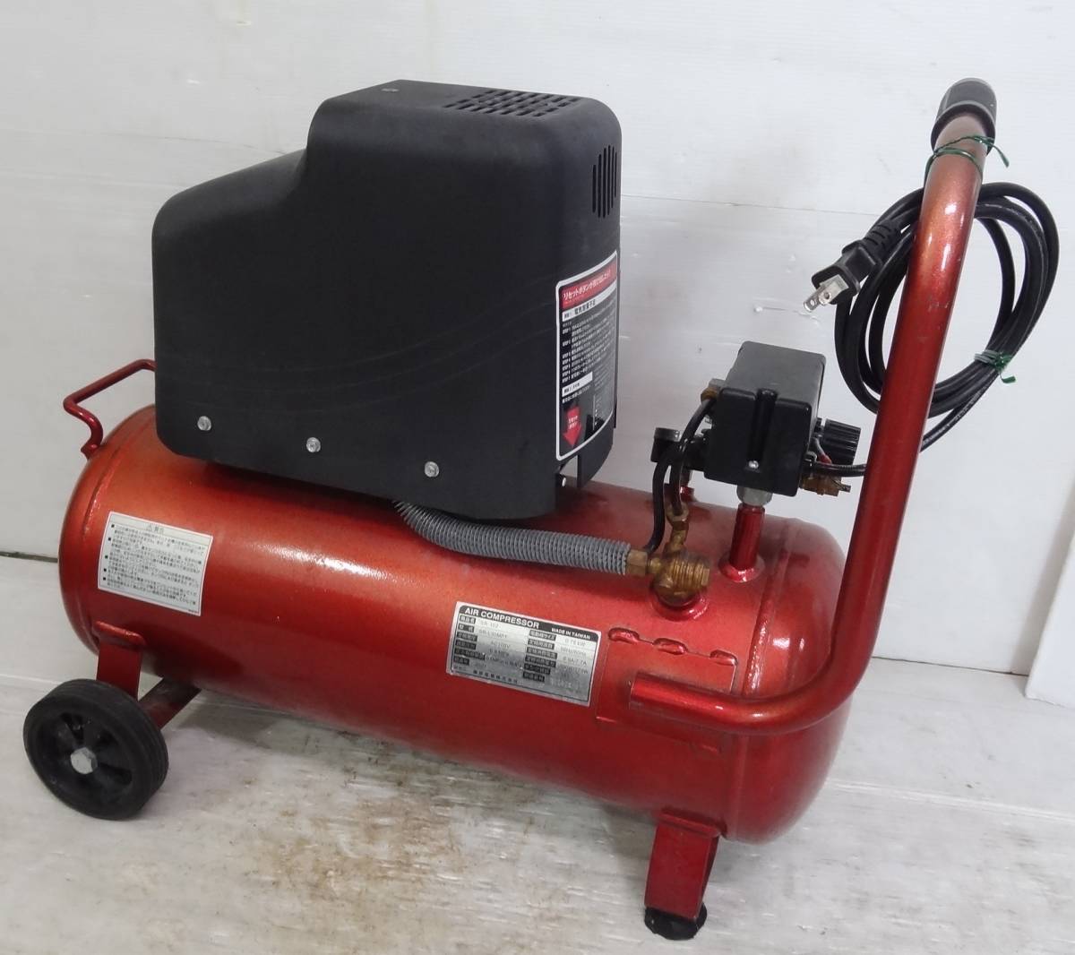 P0534a 藤原産業 PUMA エアーコンプレッサー SR-102 タンク容量30L 0.8MPa 多少訳アリ品 藤原産業 PUMA SR-045 SR-L30LCF-01 ＳＫ１１・エアコンプレッサＳＷ－２３１・SW-L30LPF-01－電動 ＳＫ１１・エアコンプレッサＳＲ－０４５・SR-L04SPT-01－電動