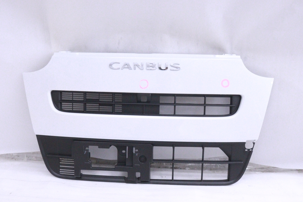 31-739★LA850S ムーヴキャンバス フロントグリル★53111-B2C30 カメラ穴有 ホワイトパール W25 LA860S 補修用 純正★ダイハツ (KK)