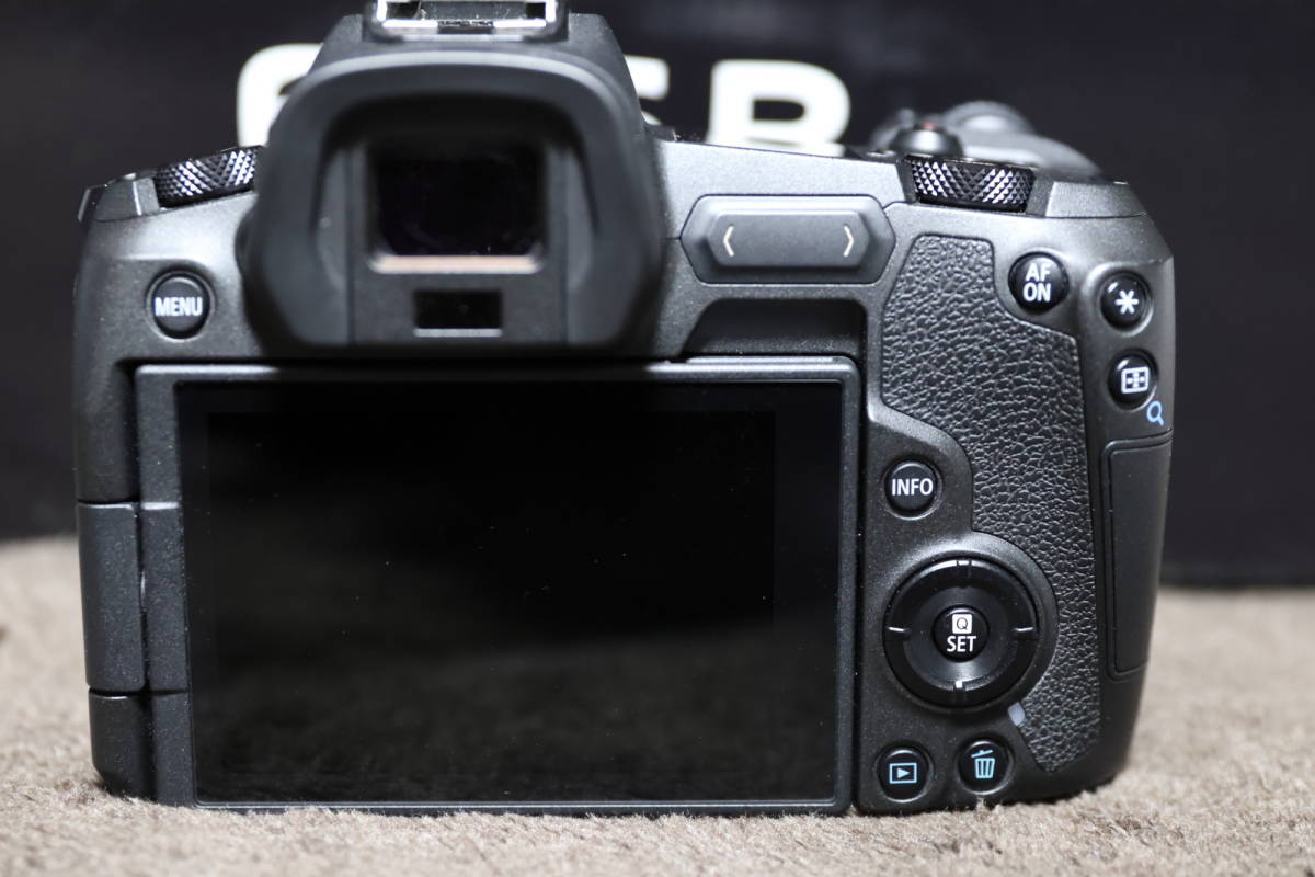 canon eos R 本体 キャノン EOS Canon R 本体バッテリー3個 10⁄11 .: