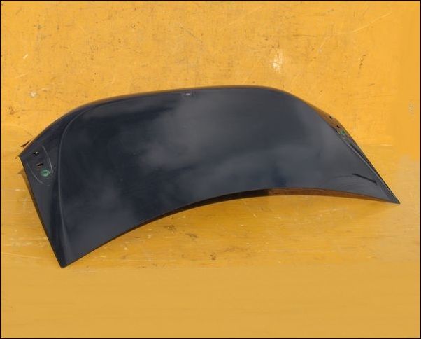 ○ 86 ( ZN6 ) G型 後期 用 純正 トランク パネル ( スポイラーの穴