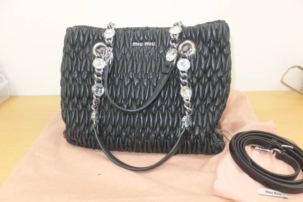 40039-80　 ミュウミュウ マトラッセ ナッパクリスタル レザー 2WAY ハンドバッグ トート ショルダー黒角擦れあり　送料80size