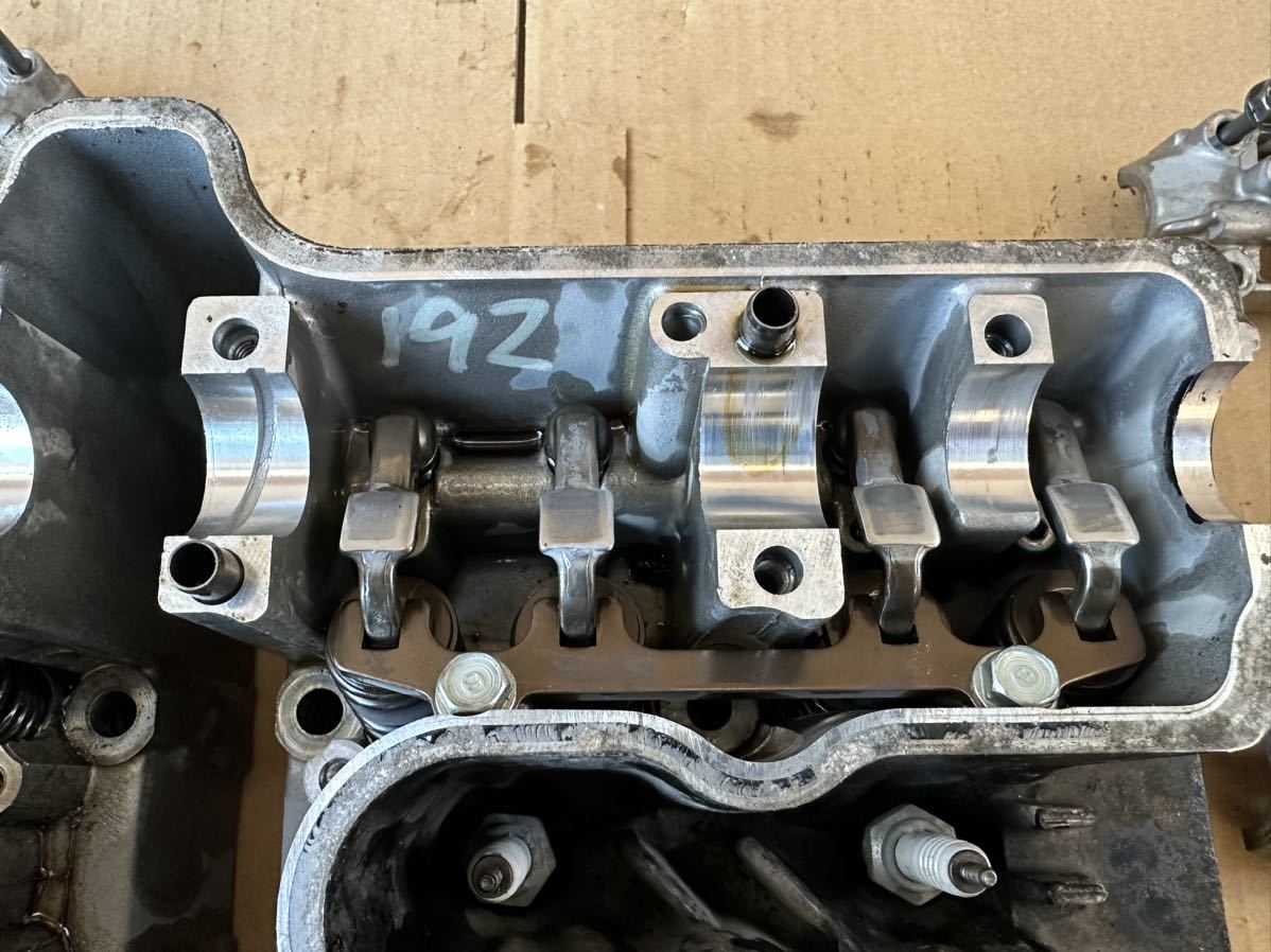 ホンダ CBX550F エンジン シリンダーヘッド レストアベース PC04
