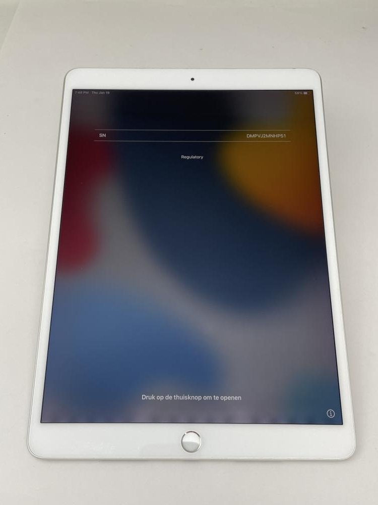 239【ジャンク品】 iPad PRO 10.5インチ 256GB Wi-Fi シルバー 【公式