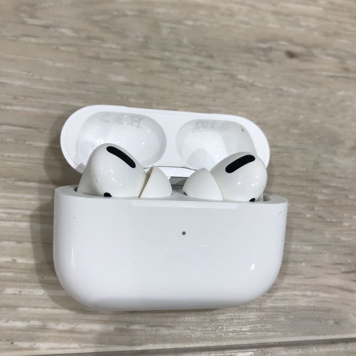 AirPods Pro アップル Dz407731 Apple&frasl;アップル 格安1円スタート 1円スタート 難あり Air Pods Pro with Wireless Charging Case MWP22J/A 【東0807-50-0822】清
