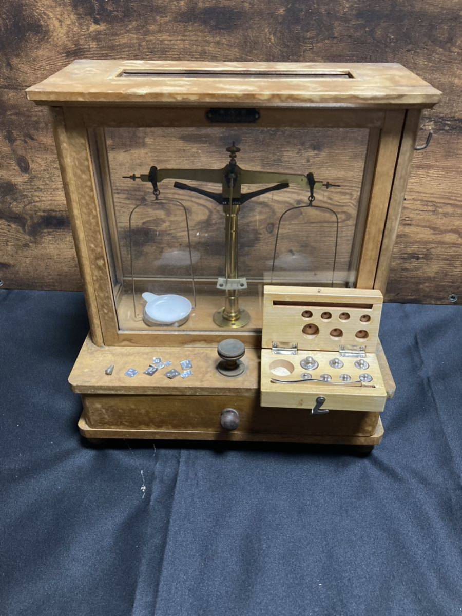 昭和レトロ　「秤（はかり）」薬屋さんからの引き上げ品　「新興度量衡製作所」アンティーク　置き物