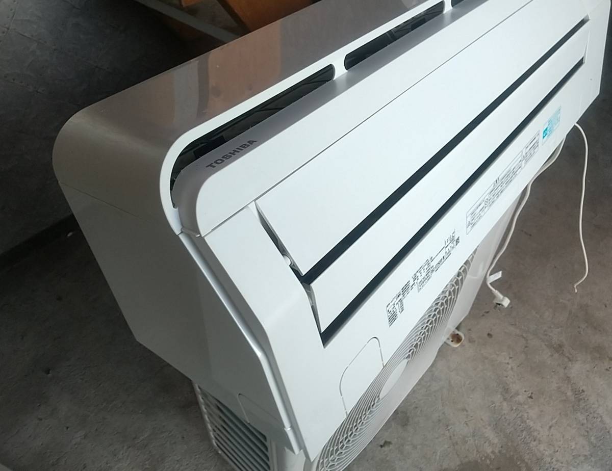 美品 2018年製 東芝 ルームエアコン RAS-E225E6AP 2.2kw 6畳 大阪引取 