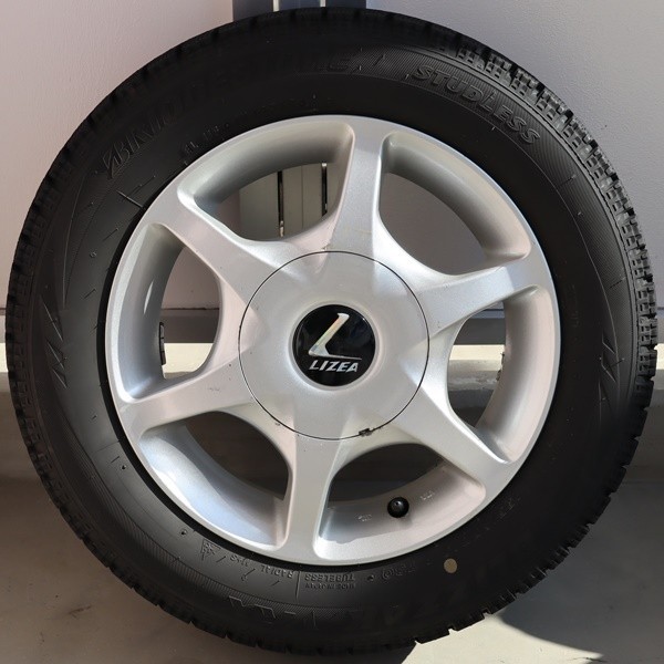 LIZEA 13インチアルミ 4H100，110，114.3mm 4・1/2J+42 2019年製 ブリヂストン BLIZZAK VRX 155/65R13 スタッドレスタイヤ 4本セット 2026年最新Yahoo!オークション -ディッシュ 114.3の中古品