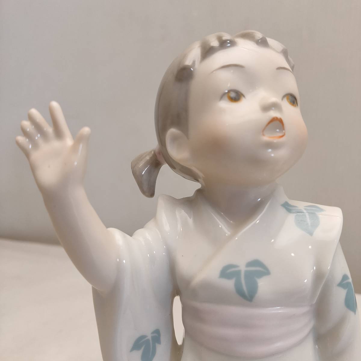 ノリタケフィギュリン少女｜置物