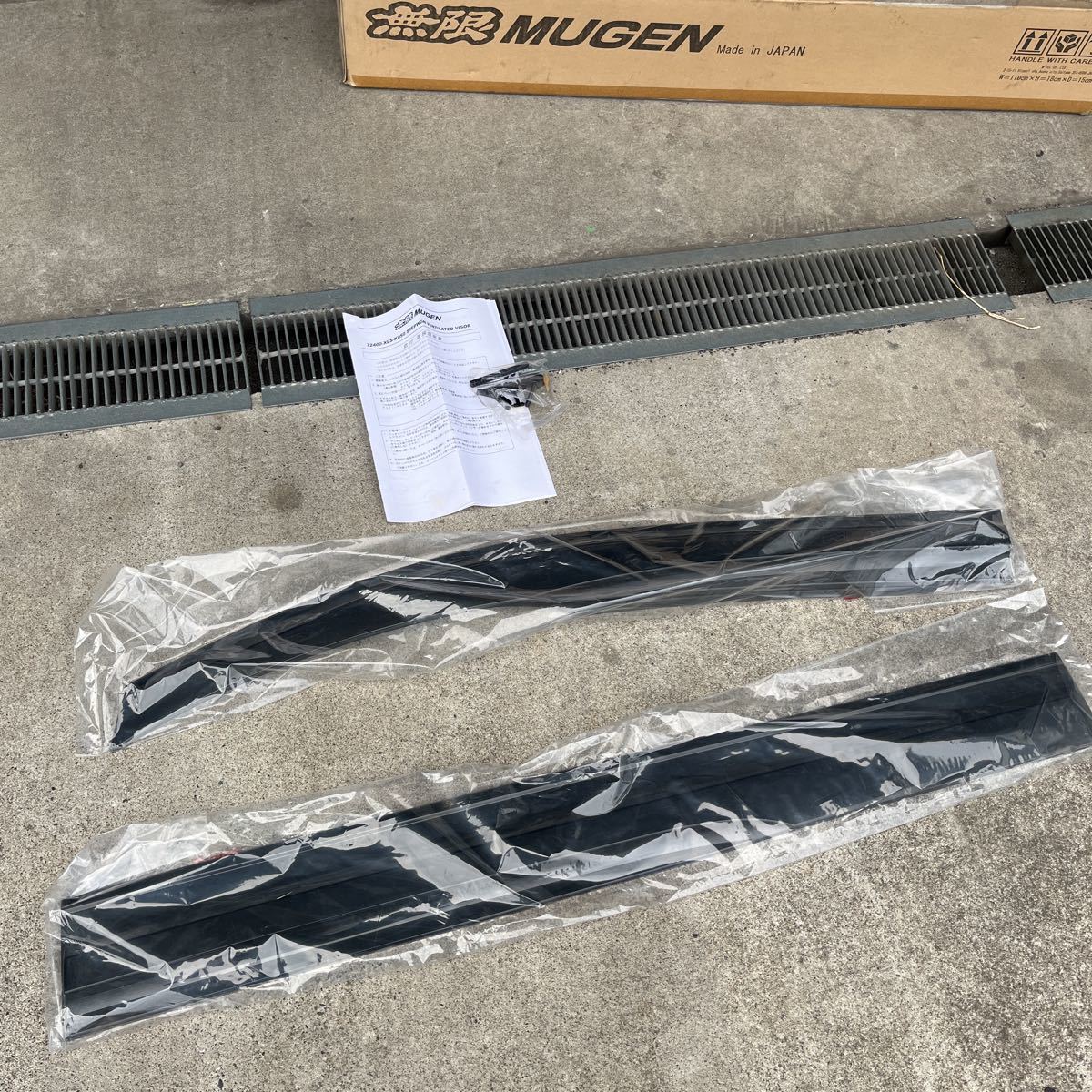 無限　ステップワゴン　スパーダ　RK 左ドアバイザー