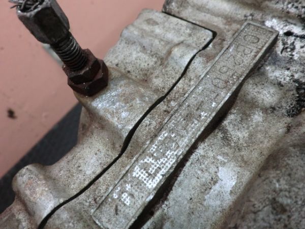 0 ホンダ ZUMAのブログ いよいよCBX550の本丸のクランク廻り分解です