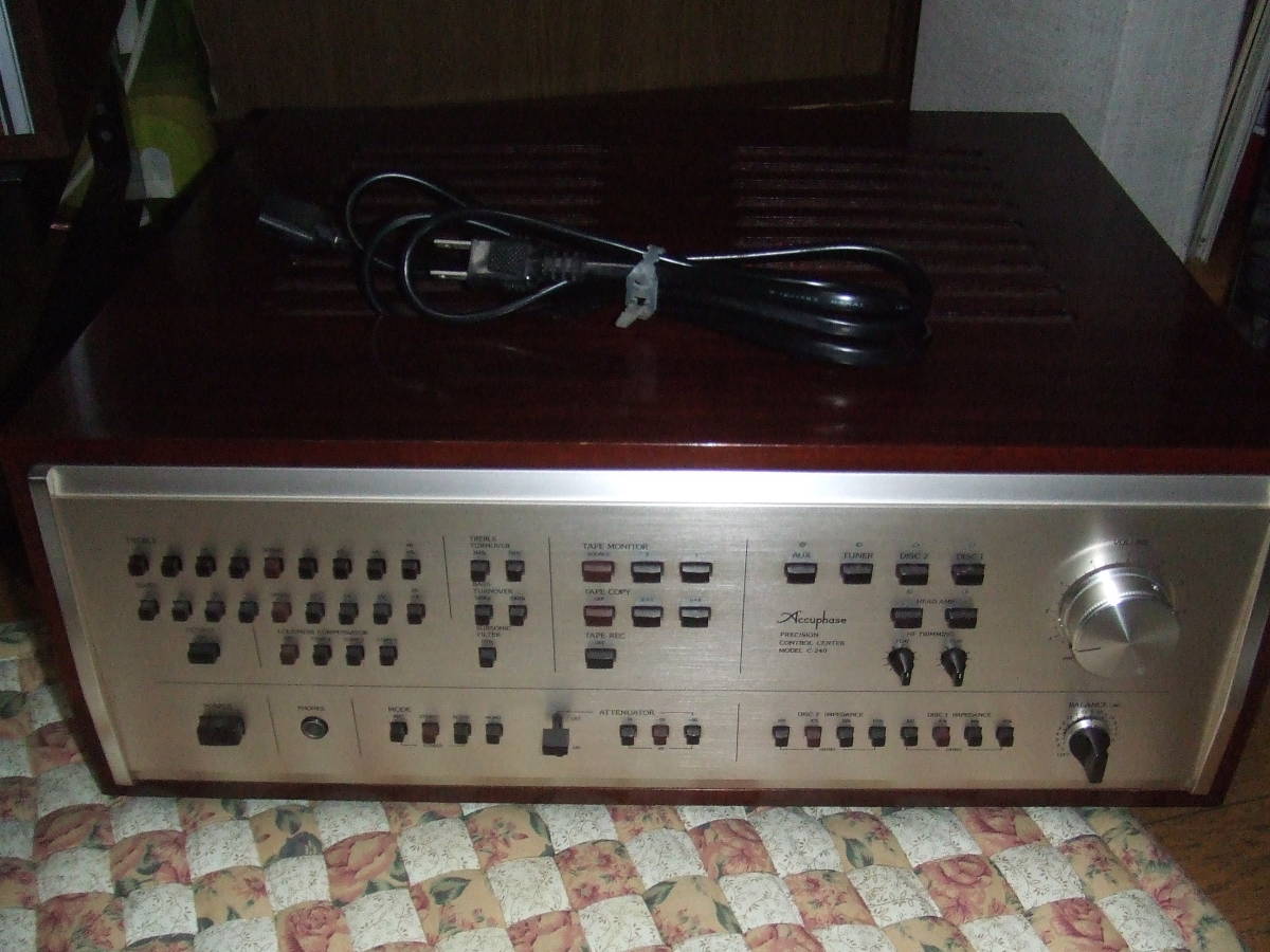 アーキュフェーズ製☆プリアンプ☆C-240 C-240 Accuphase プリアンプ