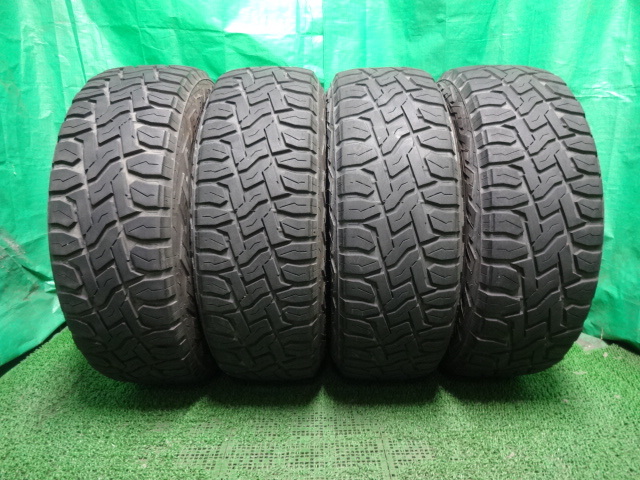 235/70R16●トーヨー オープンカントリー TOYO OPEN COUNTRY R/T ホワイトレター 中古タイヤ4本●ヘ92