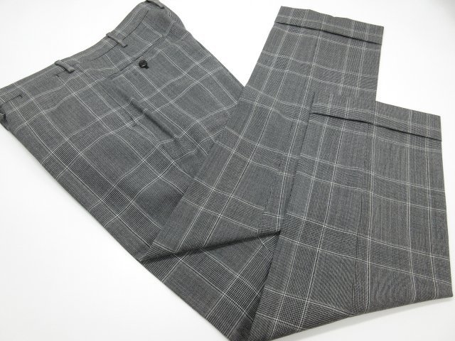 超美品 【バーニーズニューヨーク】 カノニコ生地 3ボタン段返り