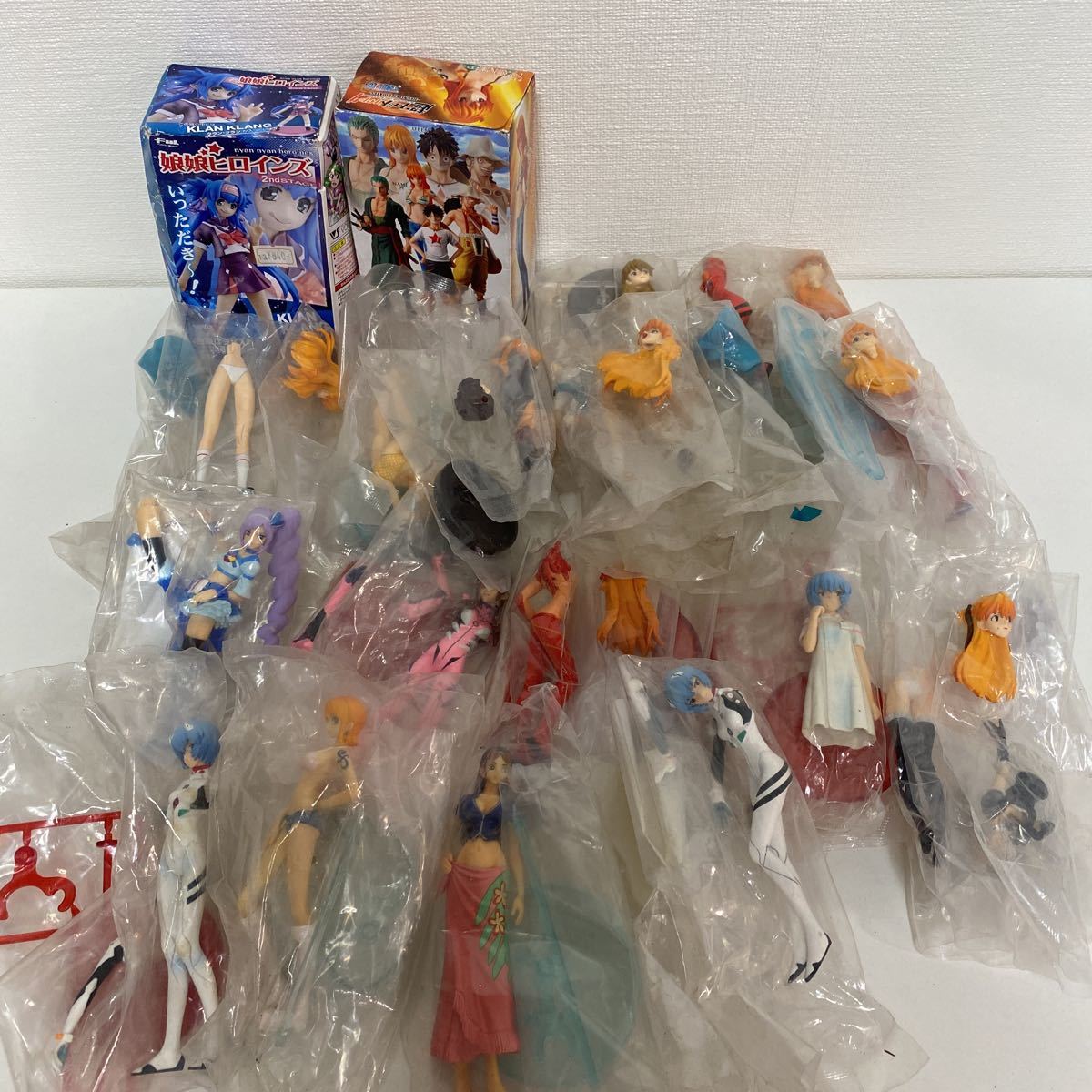 未開封ワンピースフィギュア水着まとめ売り