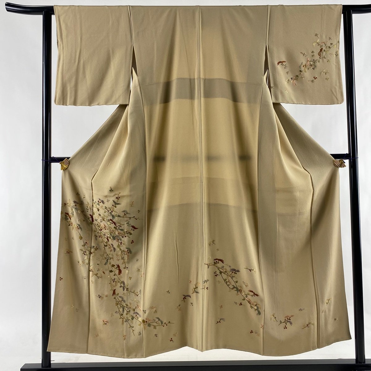 訪問着 美品 秀品 枝花 葉 刺繍 金糸 薄茶色 袷 身丈152.5cm 裄丈62.5cm S 正絹 【中古】