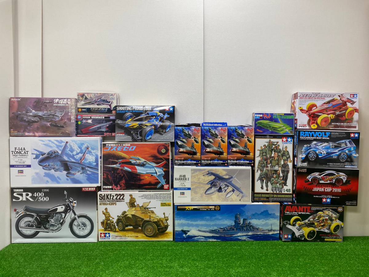 送料無料，正規品 17 プラモデル まとめ売 TAMIYA ミニ四駆 戦闘機 戦艦 車 バイク マクロス 宇宙戦艦ヤマト ウルトラマン YAMAHA SR F-14A AV-8B 120(プラモデル)｜売買されたオークション情報、yahooの商品情報をアーカ その他