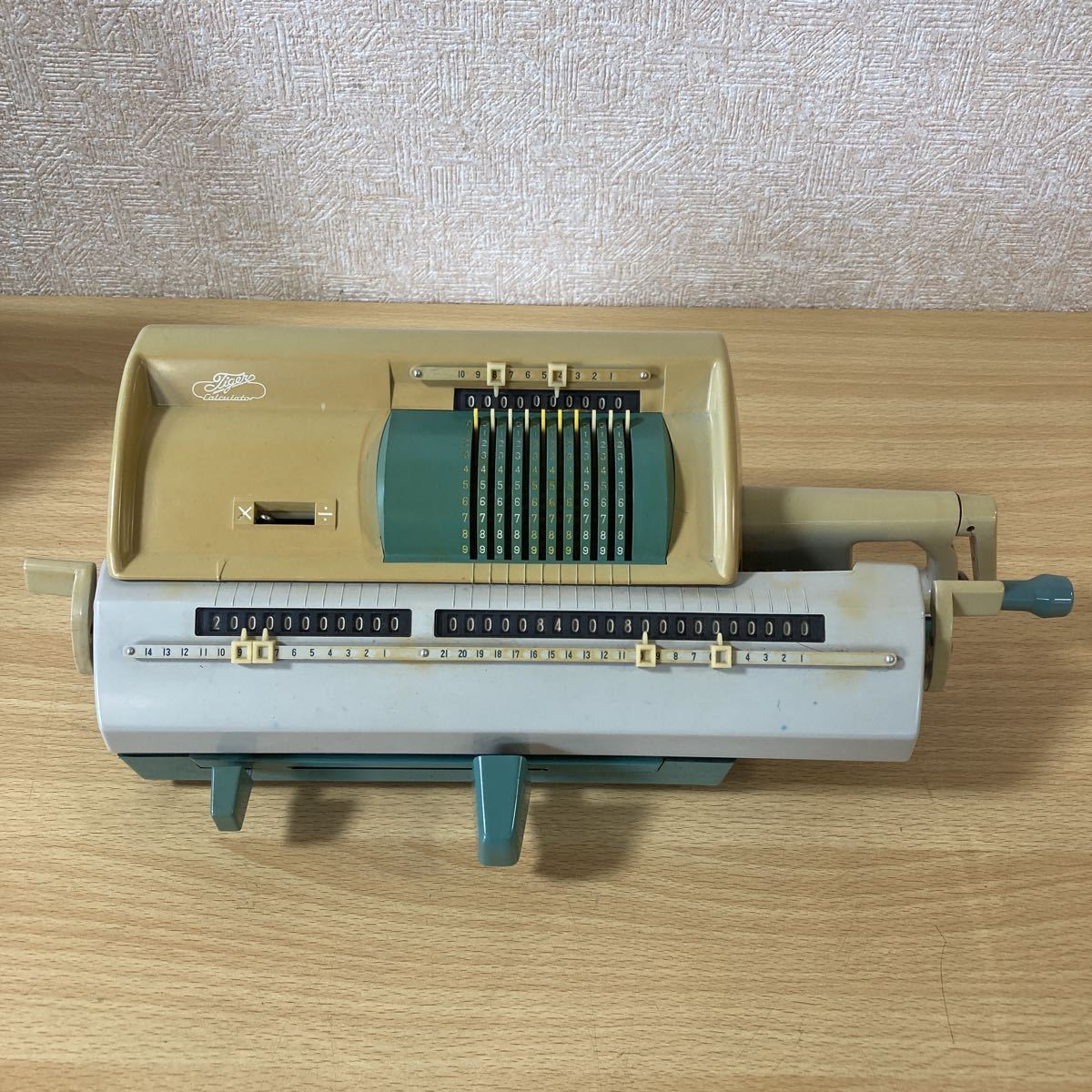 美術品・アンティーク・コレクション タイガー 手回し計算機 H68-21