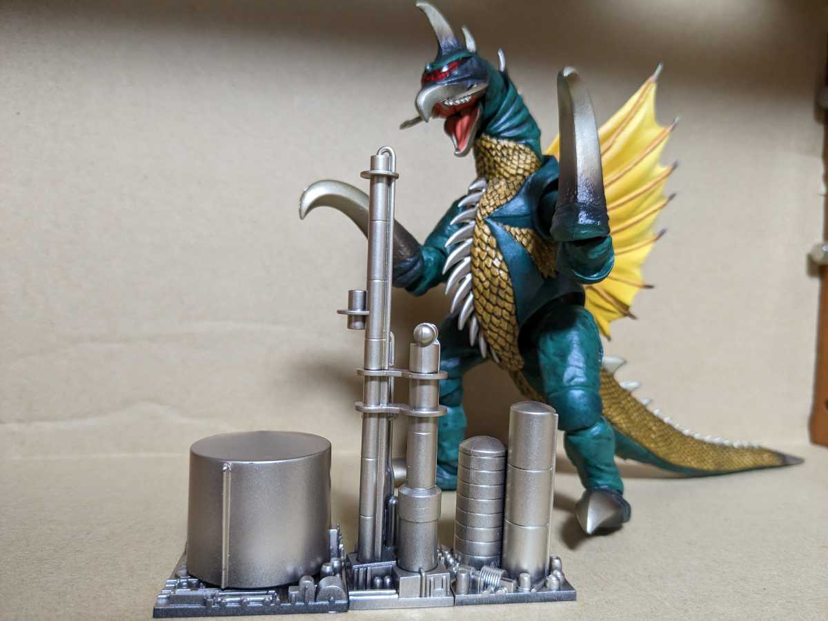 特撮リボルテック ガイガン ※開封済み中古品 ガイガン 特撮 