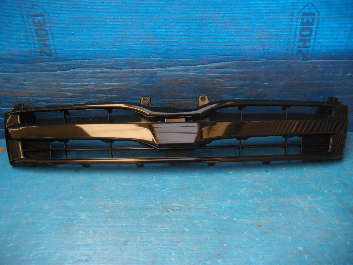 SA【1239】トヨタ ハイエース 3型 ワイド 純正 フロントグリル ラジエーターグリル 53100-26290 ブラック 中古品