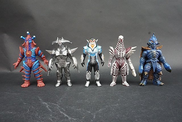☆ BANDAI バンダイ ウルトラゼロファイト ダークネスファイブセット