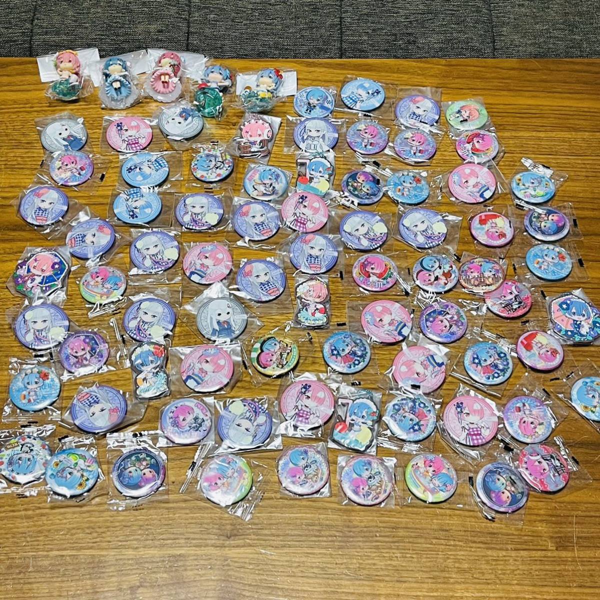 送料無料 大量 まとめ Reゼロから始める異世界生活 缶バッジ フィギュア 等 グッズ セット リゼロ 