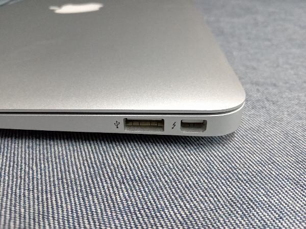 Apple MacBook Air (11-inch，Early2015) MJVM2J/A ノートPC(□22-09