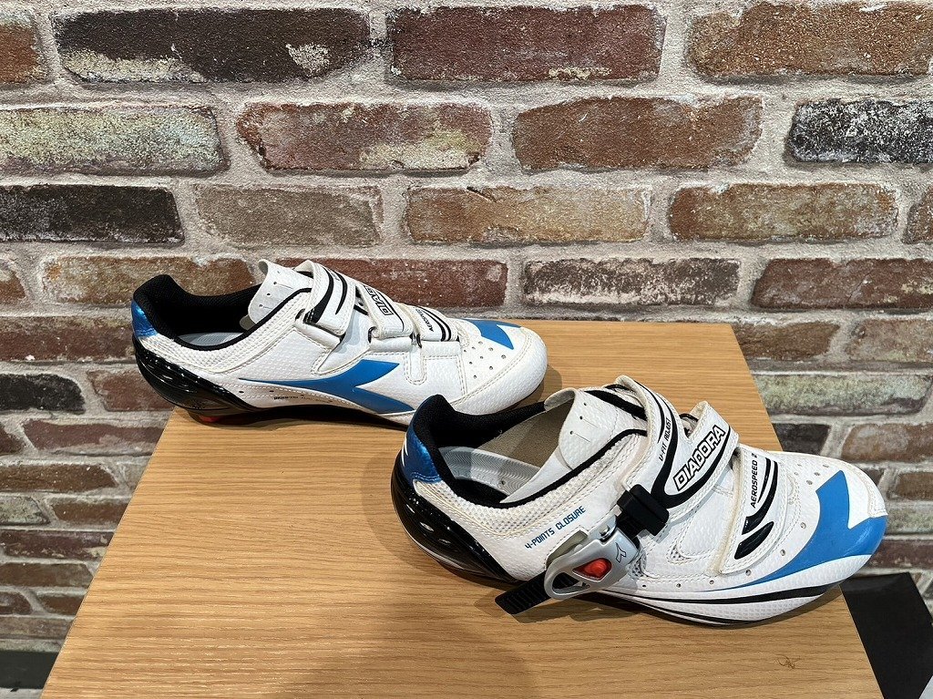 希少 未使用ディアドラ DIADORA GOLD INDOOR FLUO DIADORA（ディアドラ