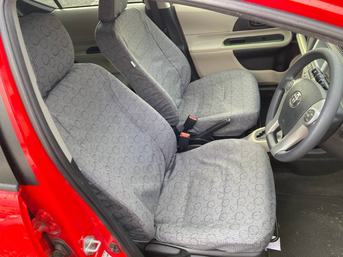 アクア専用シートカバー　トヨタ純正オプション品　NHP10