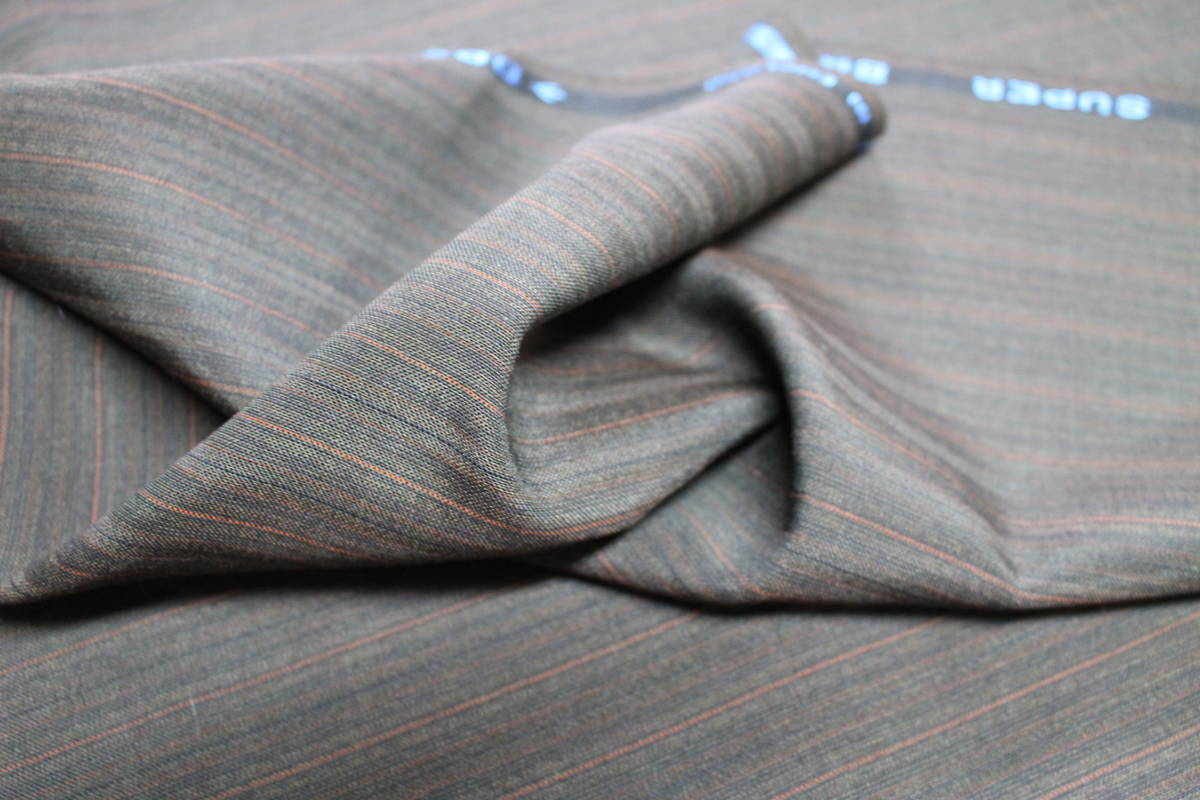 英国 ドーメル社の名品　スーパーブリオ　春夏紳士高級スーツ服地(茶)_2