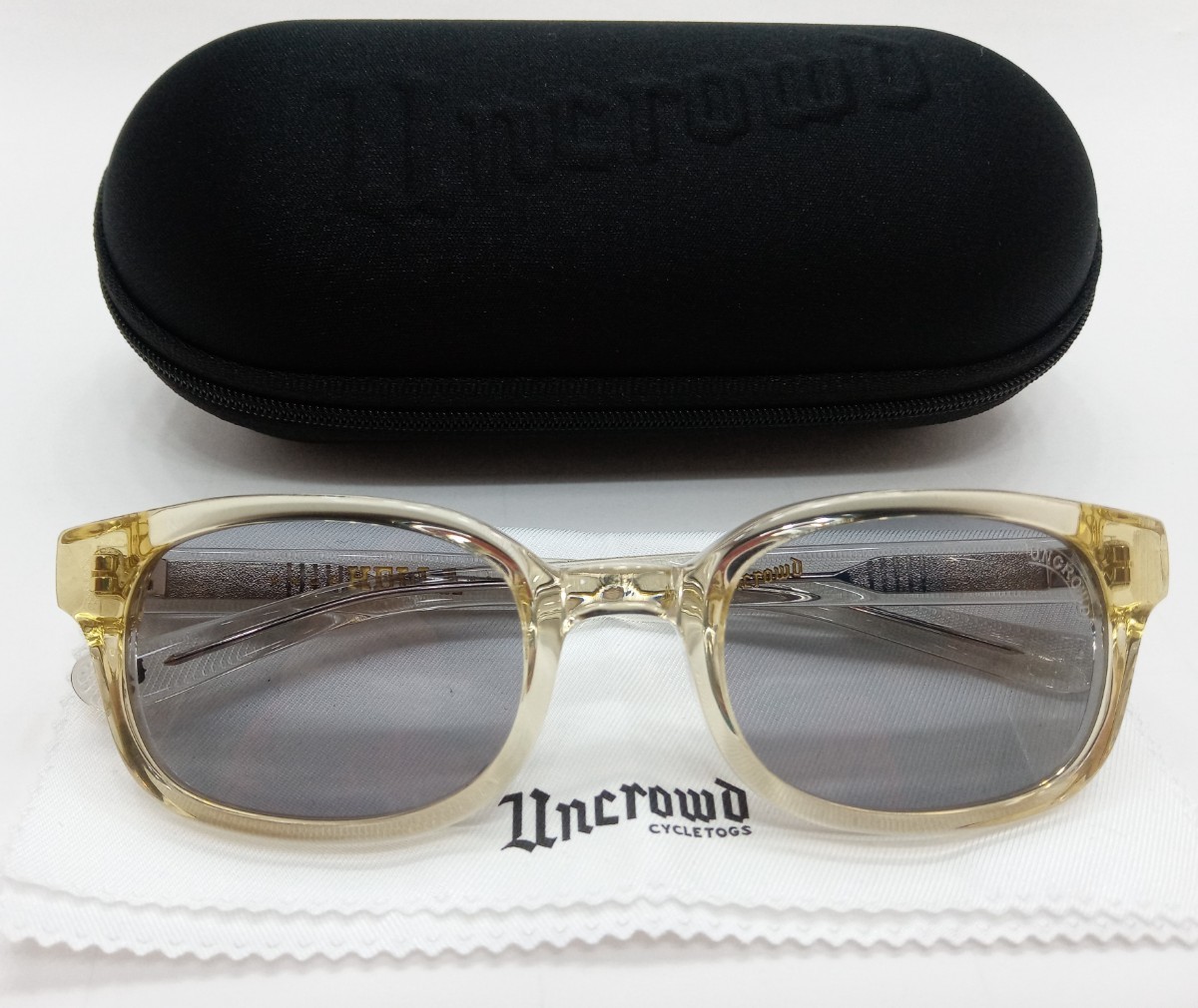 UNCROWD アンクラウド UC-001 HELLA バイカーシェード A.CLRフレーム×レンズ(SMK).新品、税込価格、送料込み、ハーレー、チョッパー