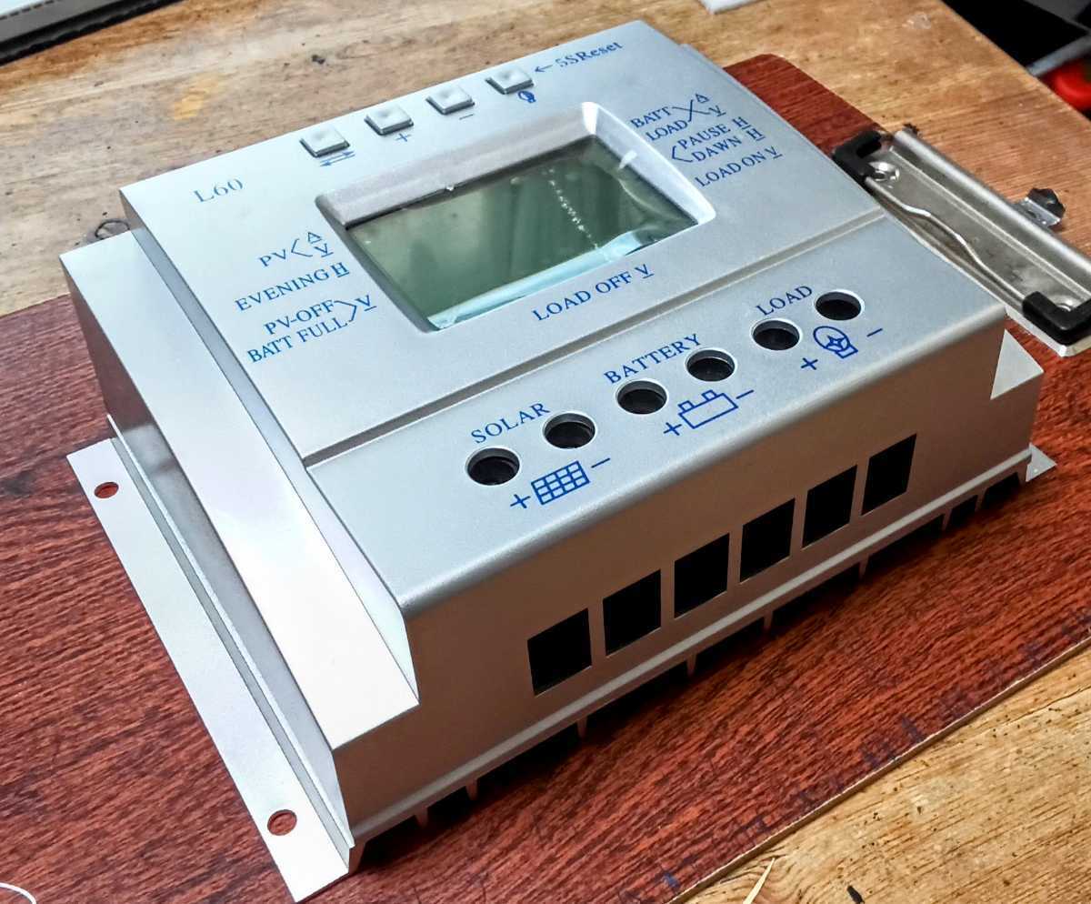 Mppt60A ソーラーチャージャーコントローラー豊中即日発送 送料