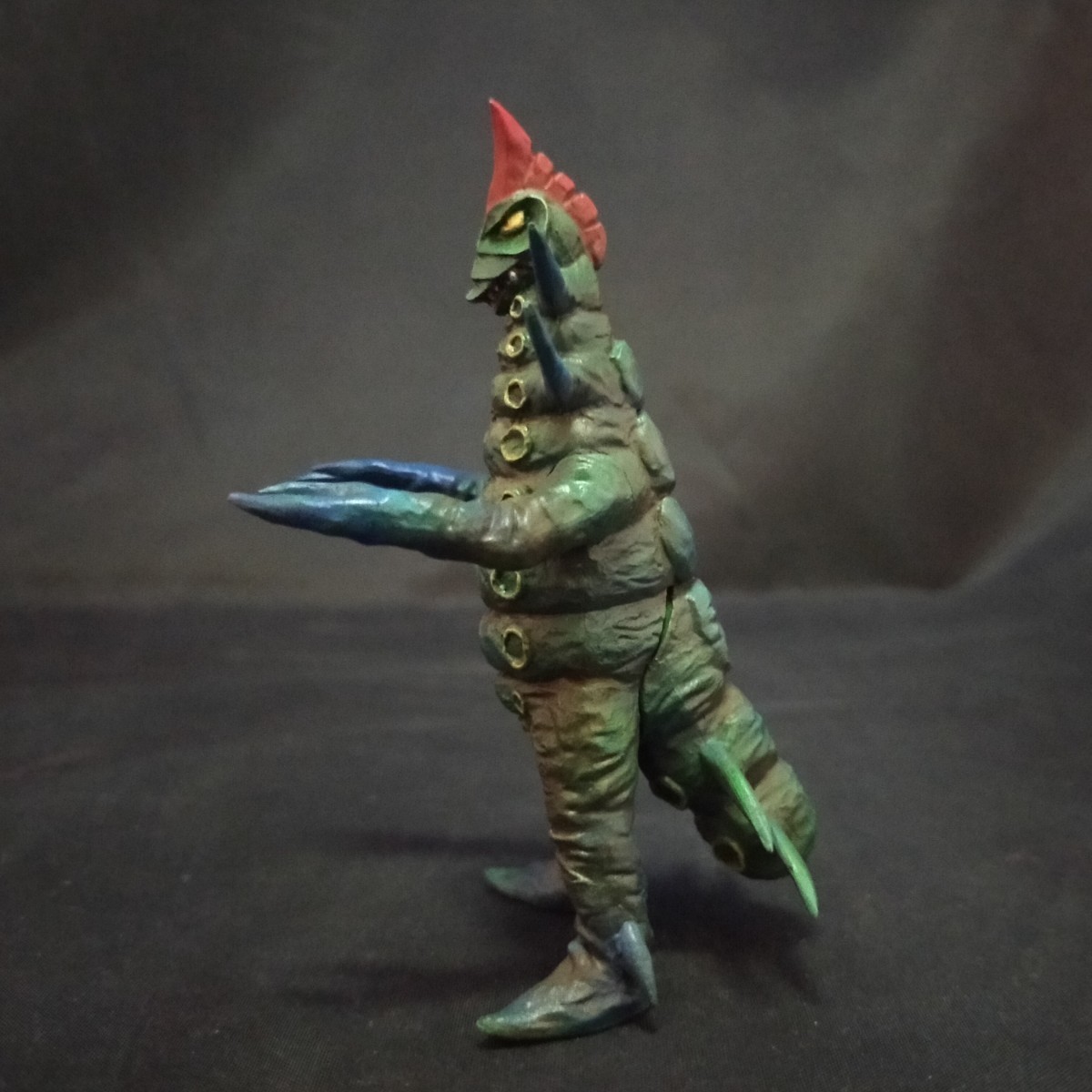 ガロン リペイント 完成品 ウルトラマンレオ バンダイ HGソリッド 円谷