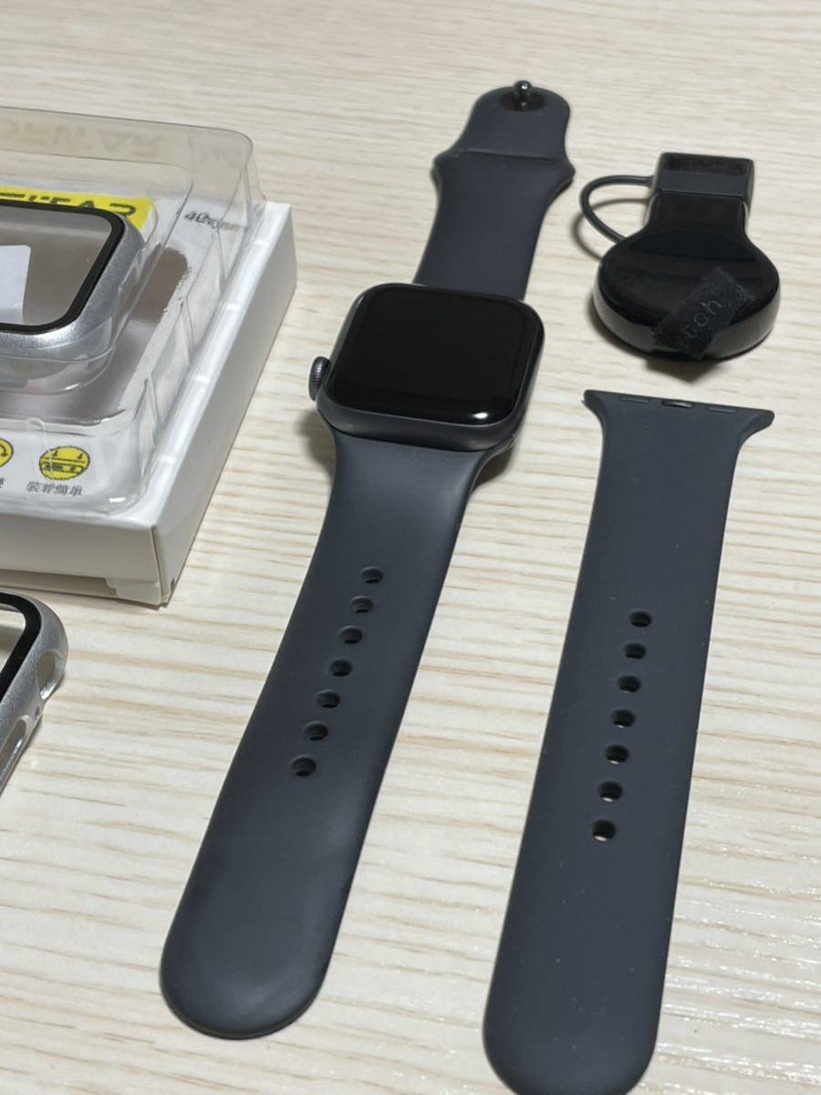 Apple Watch Series 4！！ 40mmバンド充電器3個、画面保護シールド2個 