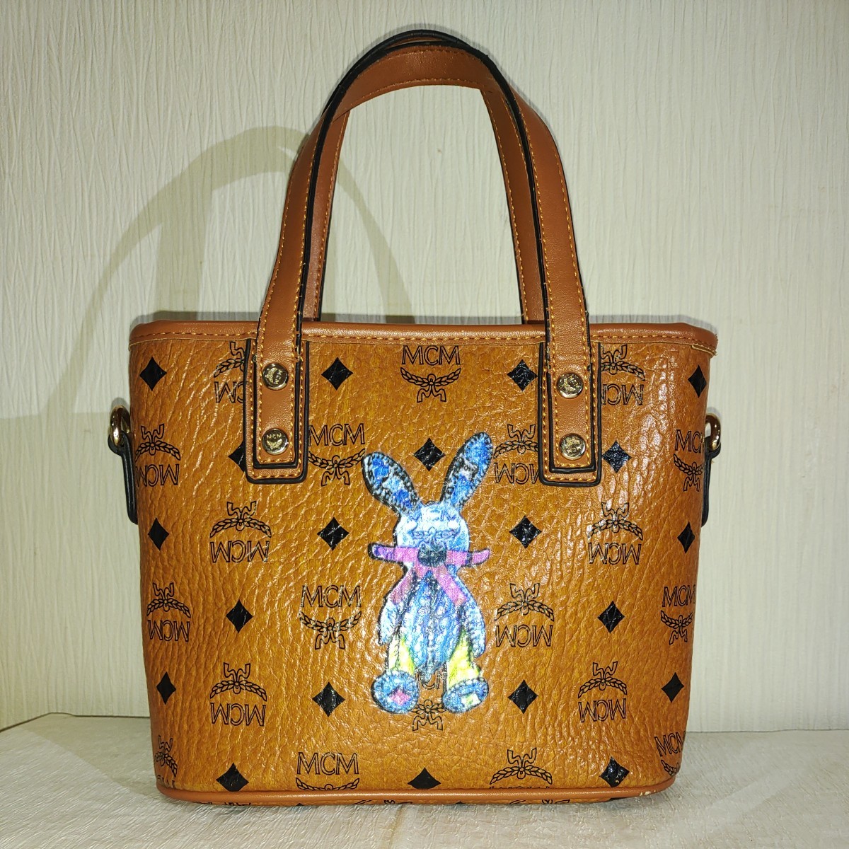 MCM ウサギ ロゴグラム レザー キャメル ミニバッグ 中古現状品 エムシーエム 茶色 ヴィセトス柄 うさぎ 