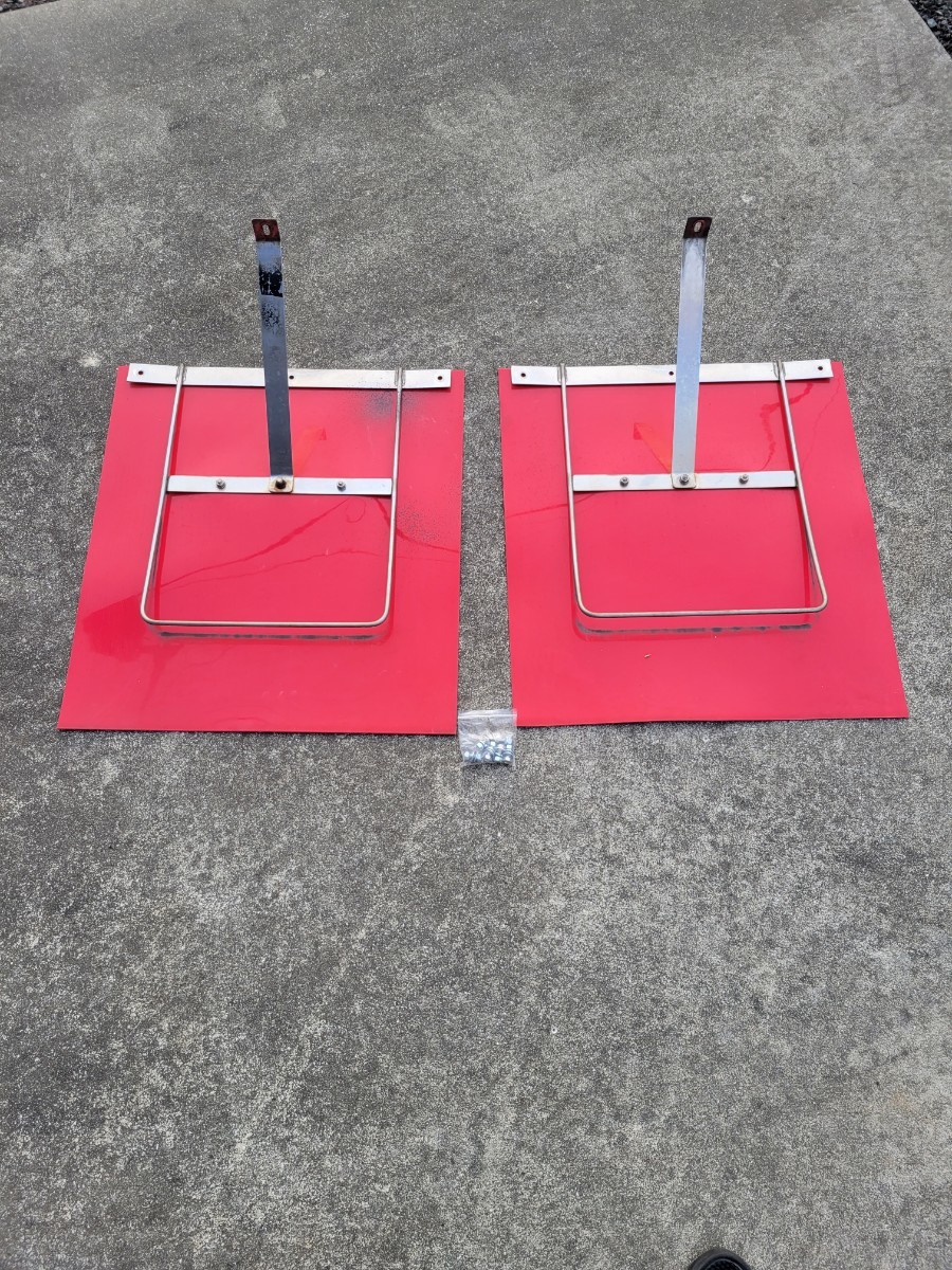 大型トラック　汎用　泥除け　クオン　スーパーグレート　ギガ　プロフィア等　送料込み