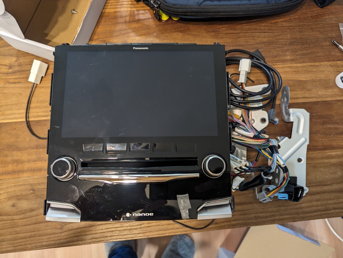 Panasonic CN-LR840DFD SUBARU FORESTERから外しました。