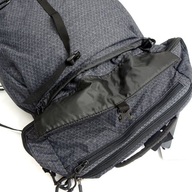 OAKLEY オークリー 定1.3万 高耐久×軽量 RED CODEシステム リュックサック バックパック デイパック FOS900232 00H 32L ▲034▼out1603c