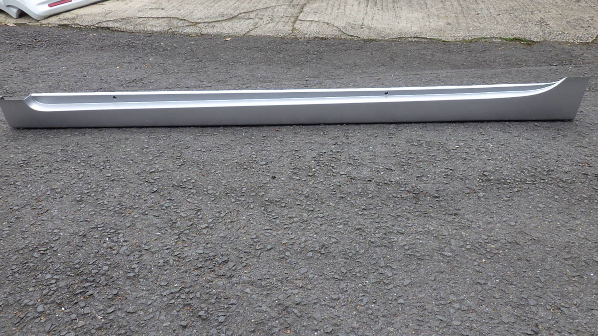 シルバー　1F7　左　助手席側　トヨタ　30　プリウス　ZVW30　純正　サイドスポイラー　サイドステップ　管113