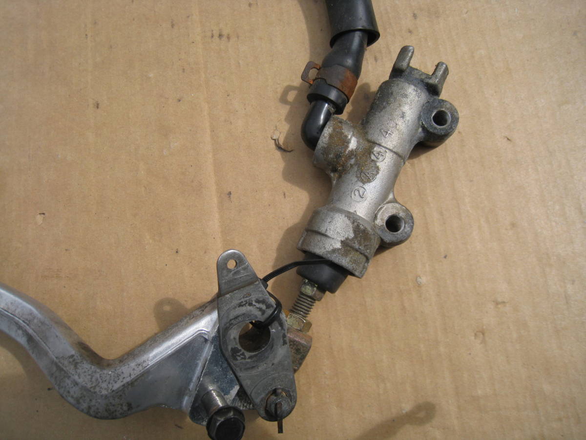 ゼファー400？ リアブレーキキャリパー マスター付き ブレーキ